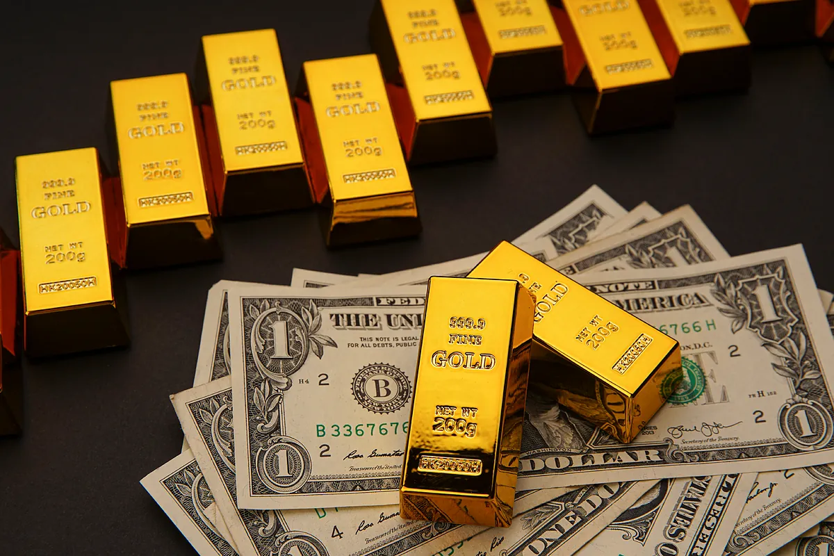 Los bancos centrales desconfían del dólar e incrementan sus reservas de oro