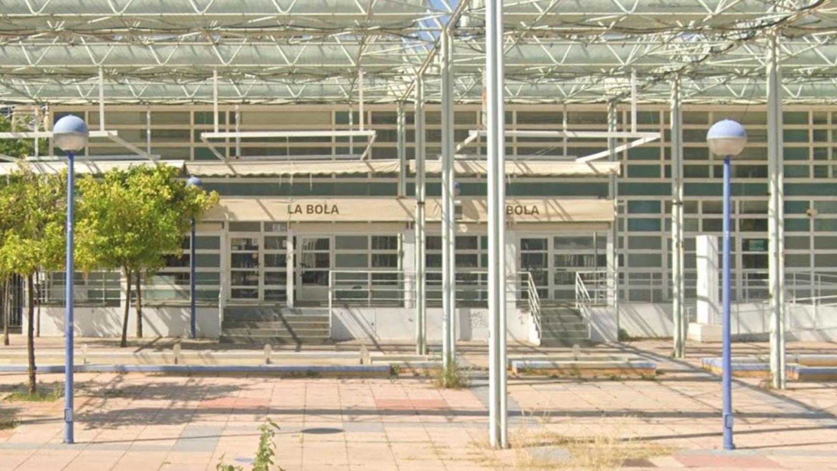 La UCO registra un bar de Sevilla que organizaba 'tardeos lésbicos' relacionado con la trama de Vicente Fernández