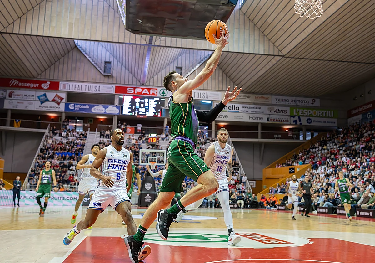 El Unicaja supera la depresión copera con un convincente triunfo ante el Girona