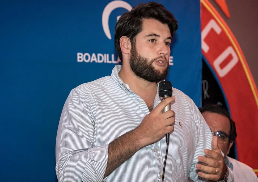 El secretario general de la Nuevas Generaciones del PP dimite pidiendo el voto para Vox