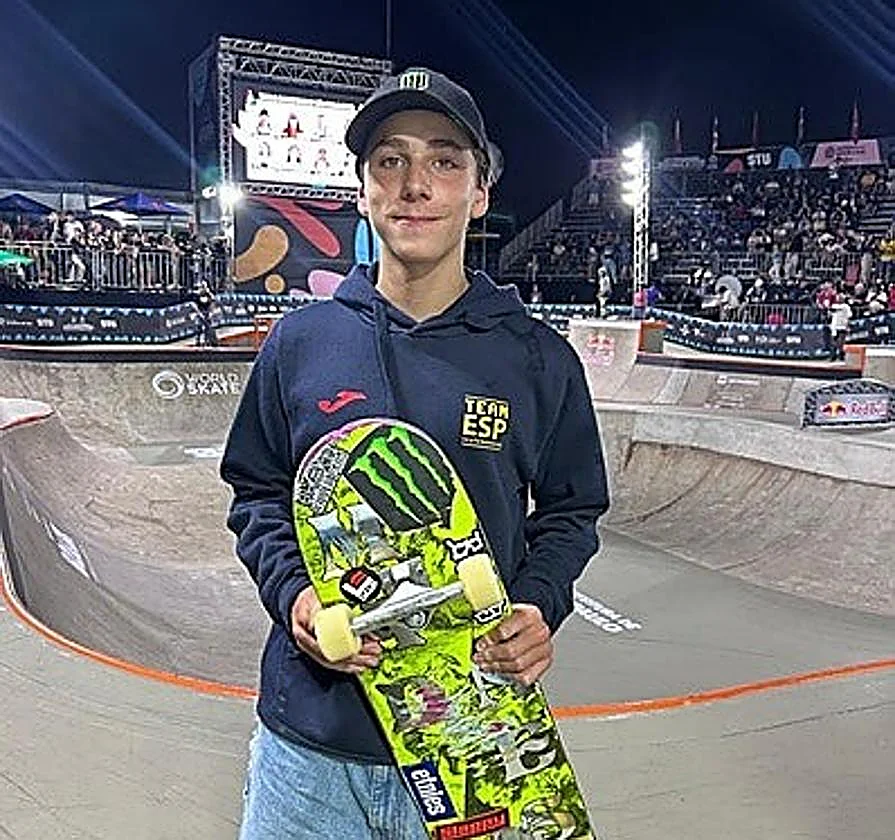 El skater español Egoitz Bijueska gana el campeonato del mundo con solo quince años