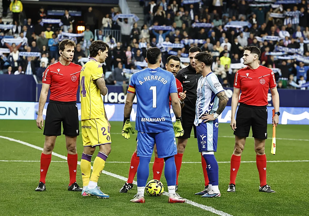 ¿Por qué va el Málaga con dos jugadores al sorteo de campos?