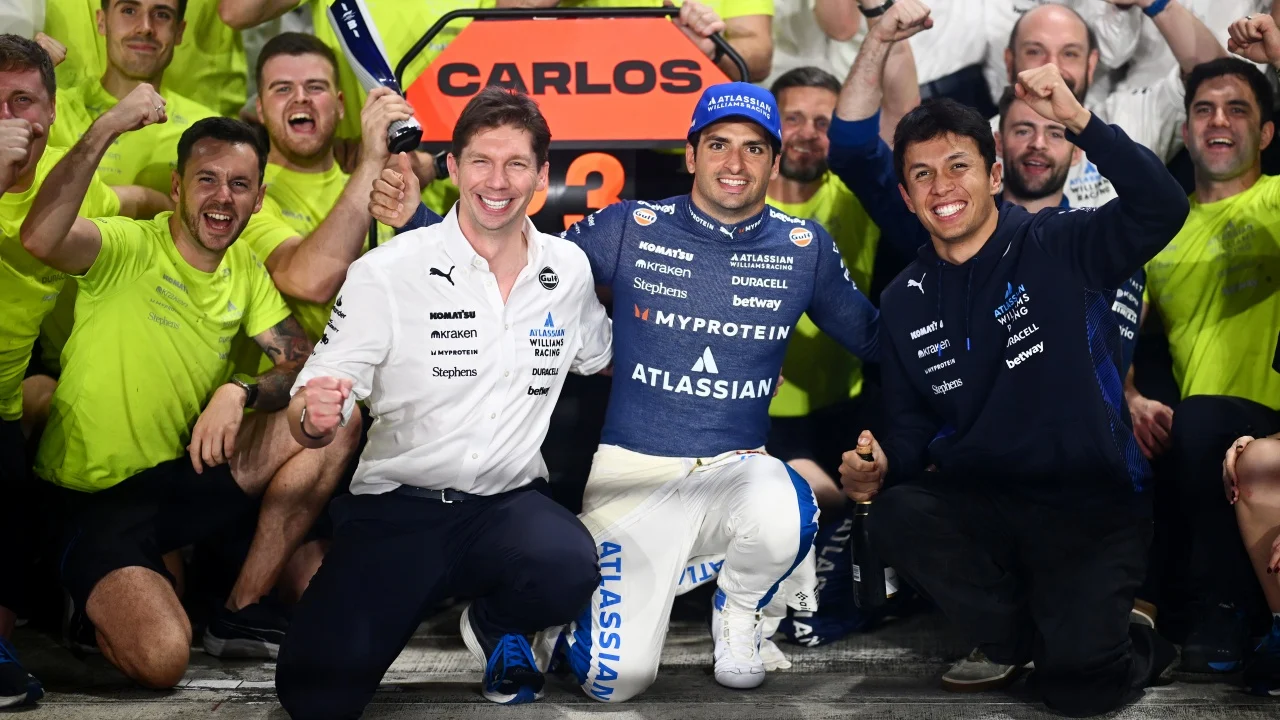 Williams se vuelca con Sainz y lo reconoce como líder: “Gracias, Carlos. Tu fe ayudó a impulsar nuestro progreso”