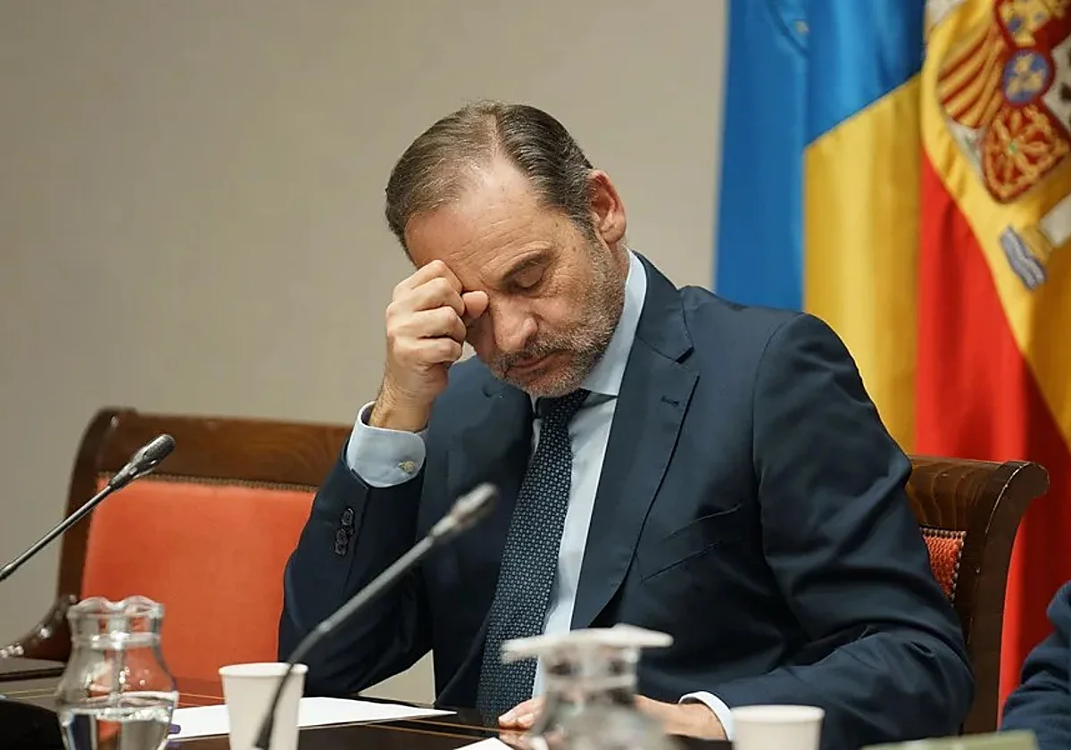 Ábalos cree que no aguantará el ritmo del juicio: avisa del «notable desgaste» por los traslados continuos desde la cárcel