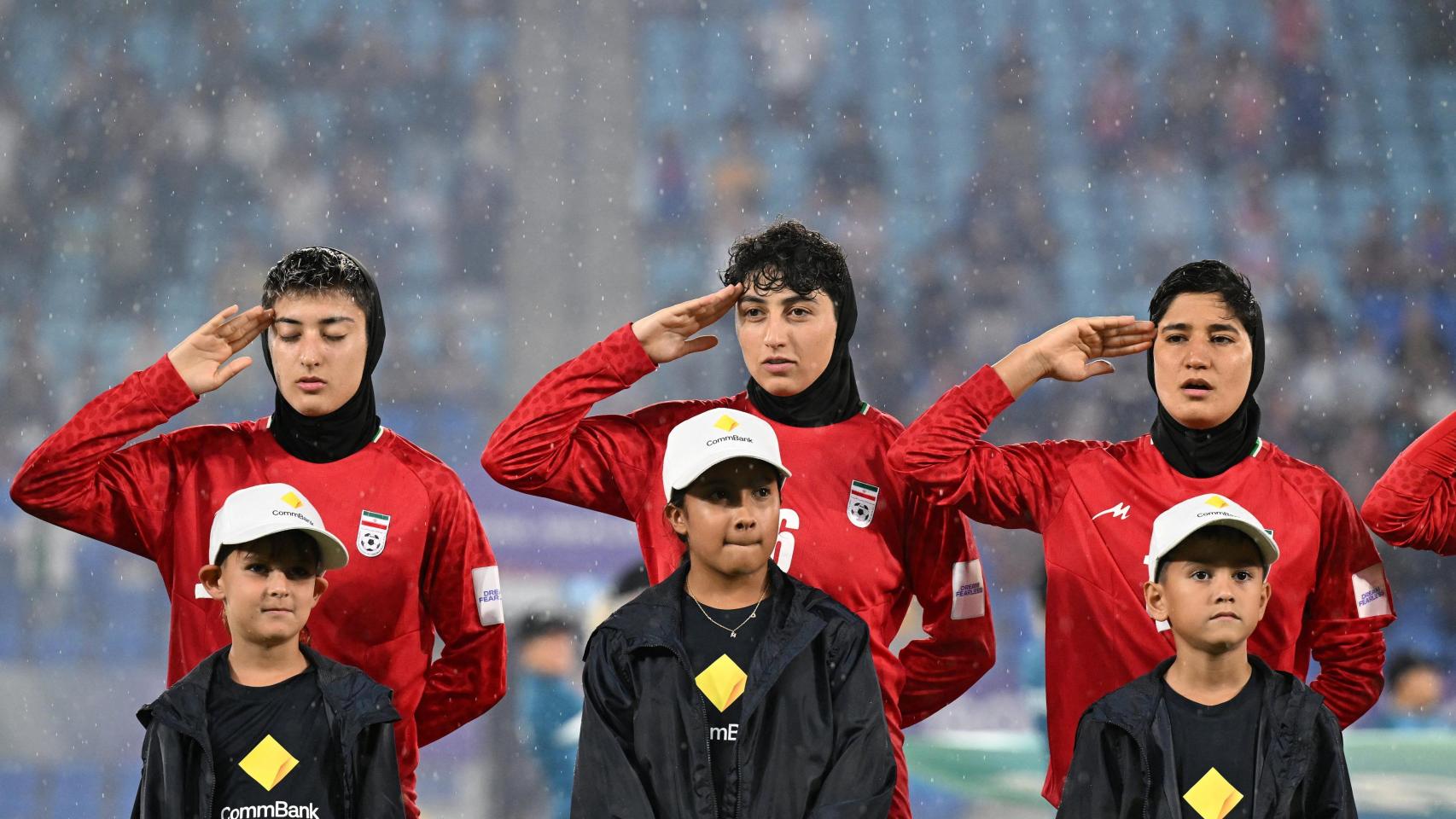 Donald Trump pide asilo para las futbolistas de Irán que no cantaron el himno de su país: "Seguramente serán asesinadas"