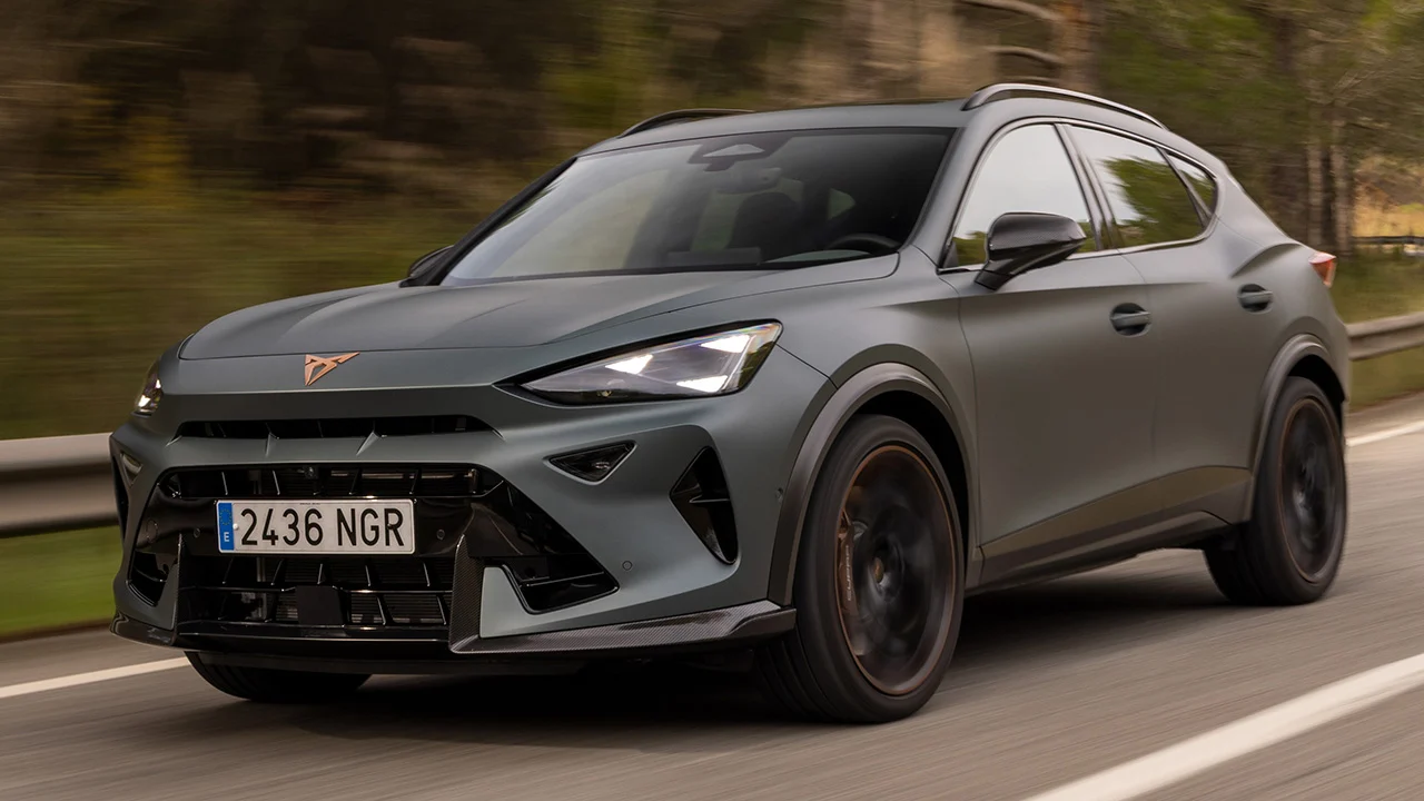 El nuevo CUPRA Formentor VZ5 ya tiene precios y, con 390 CV y modo Drift, llega para desmentir que un SUV no puede ser deportivo