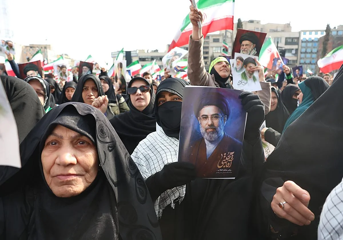 El régimen iraní se atrinchera en torno a Mojtaba Jamenei