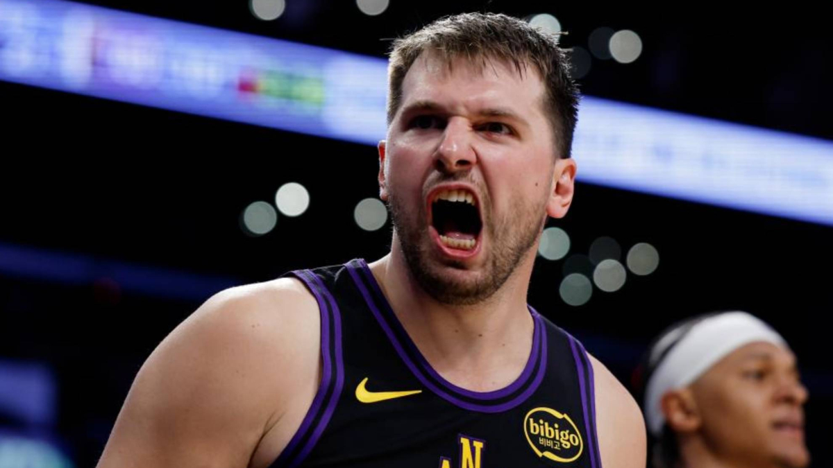 Doncic bate un récord de Kareem Abdul-Jabbar en los Lakers