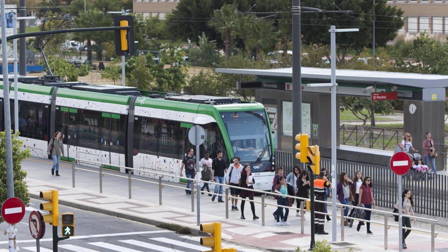 Ni la alerta roja por la borrasca Leonardo frena al Metro de Málaga: supera los 3 millones de viajeros en el arranque de 2026