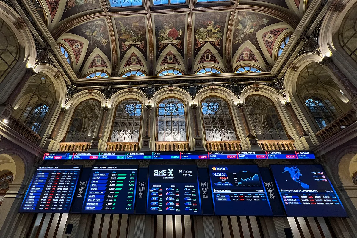 El Ibex respira con el petróleo y apunta a los 17.000