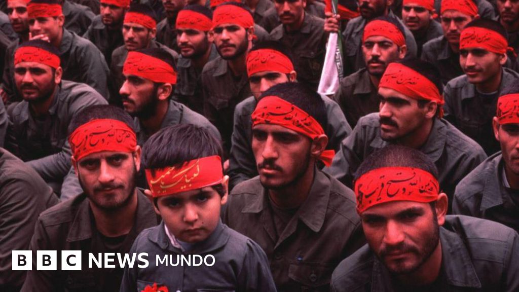 "Es como tener un rey, pero un rey religioso": cómo es el régimen teocrático de Irán en el que la religión dicta la vida de sus habitantes