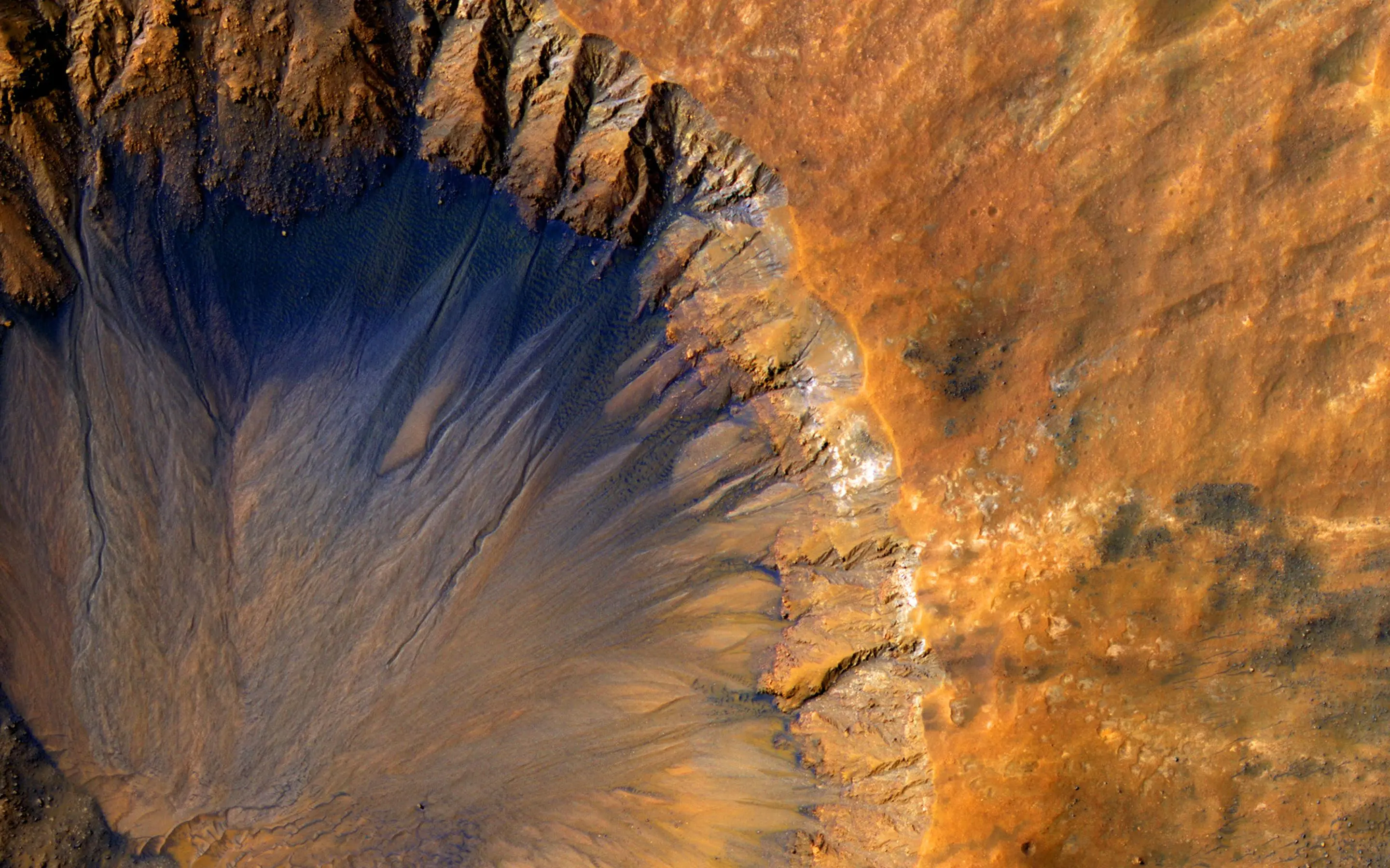Celebrating NASA’s Mars Reconnaissance Orbiter’s 20th Anniversary: Crater Near Sirenum Fossae