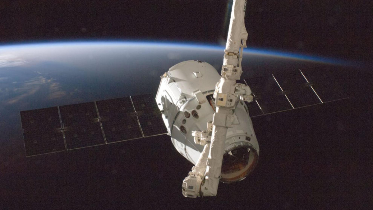 La NASA alerta del regreso a la Tierra de una nave de 600 kilos que podría dejar fragmentos