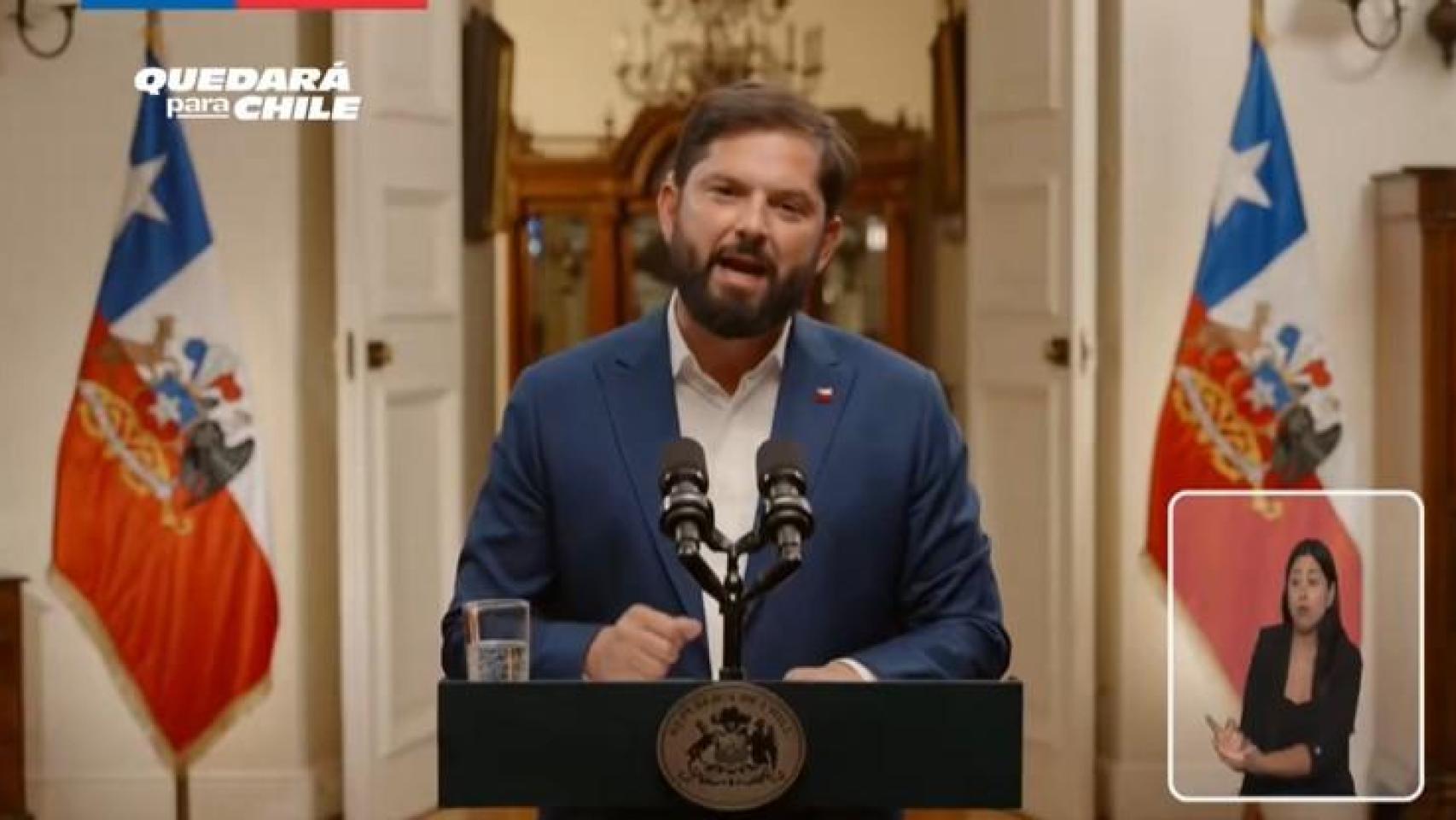 Gabriel Boric se despide de La Moneda "con la frente alta" y "las manos limpias" y da el relevo al ultraderechista Kast en Chile