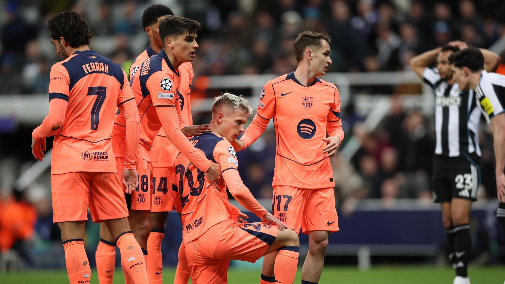 La salvada del peor Barça en Champions: al límite en lo físico y con un penalti con el descuento cumplido