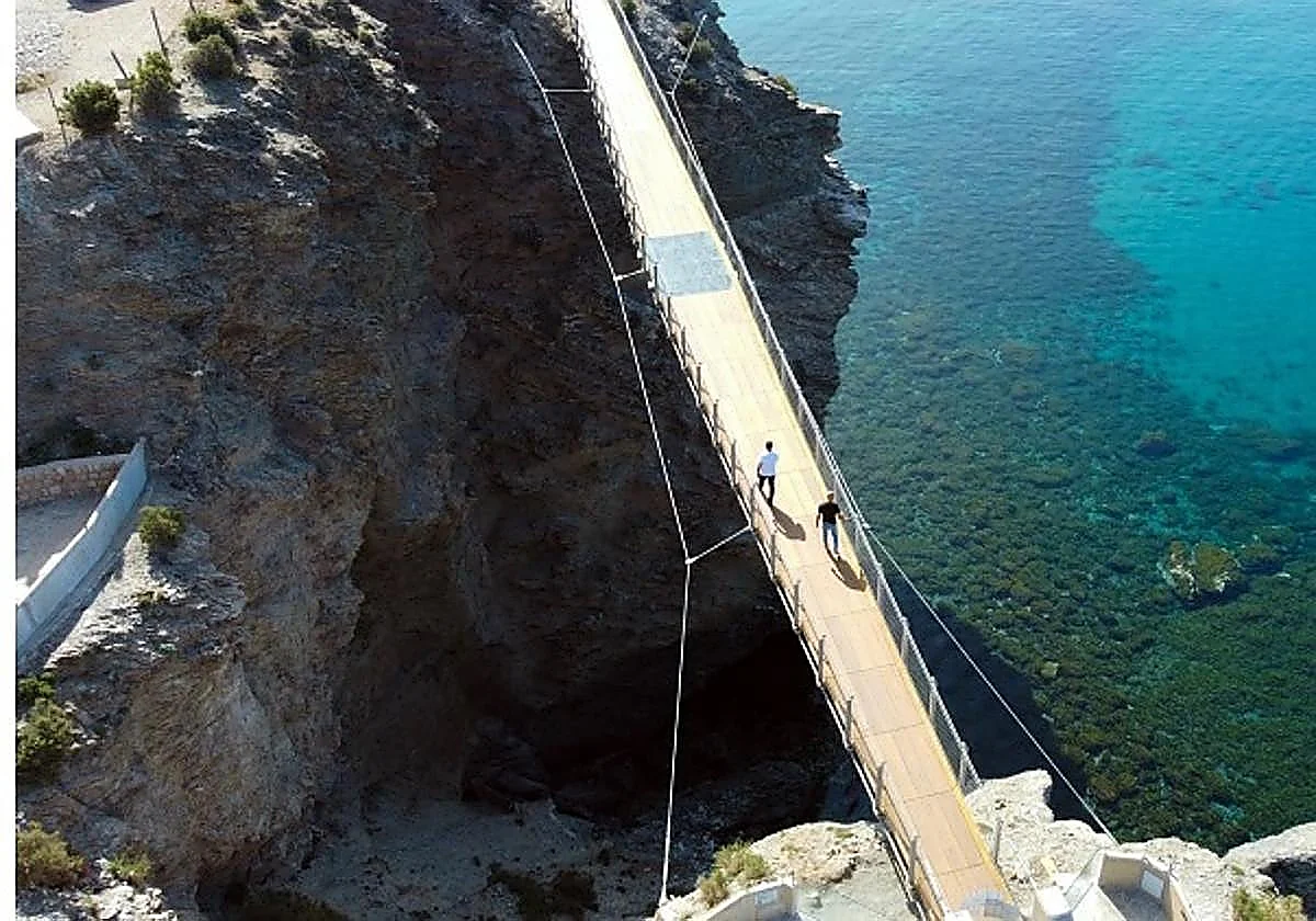 Costa Tropical suspension bridge route recognised at national awards ceremony