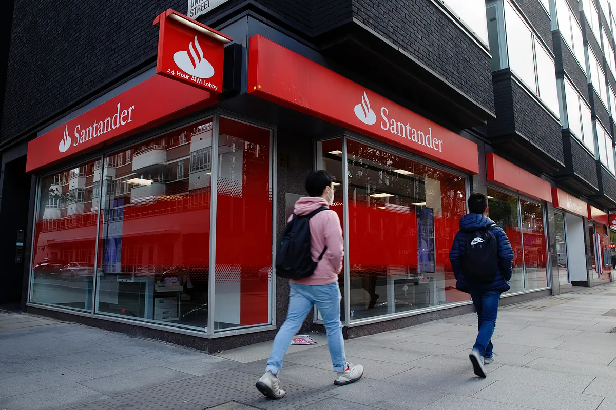 Santander y TSB suben hipotecas en Reino Unido al calor de la guerra de Irán