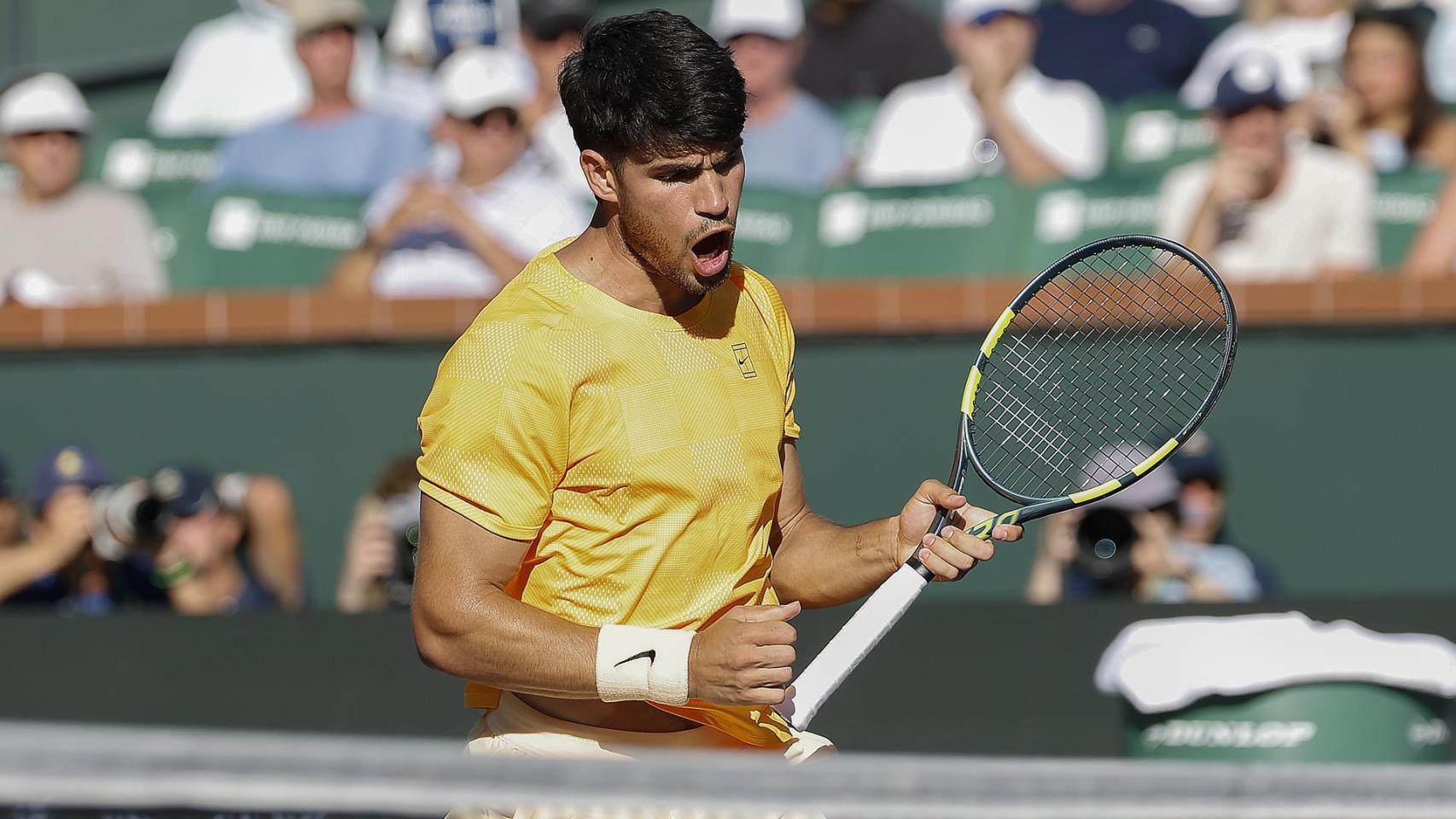 Alcaraz atropella al noruego Casper Ruud y se mete en cuartos de Indian Wells: jugará contra el británico Norrie