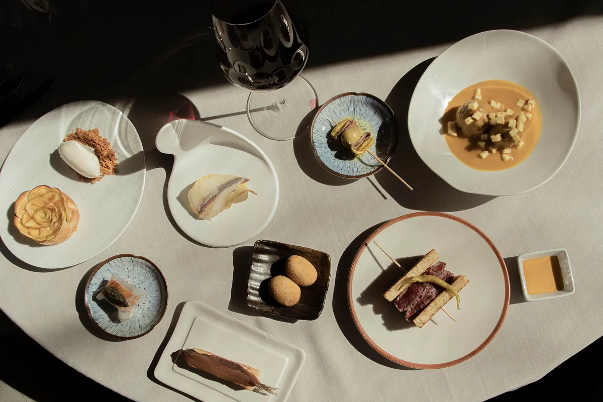 El 'wine bar' con cocina de la Puerta de Alcalá