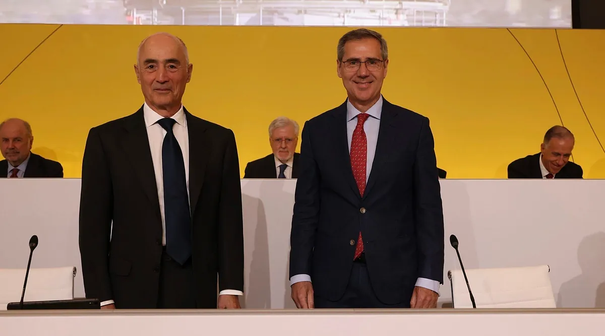 Ferrovial se aleja más de España al lanzar su transformación en una NV
