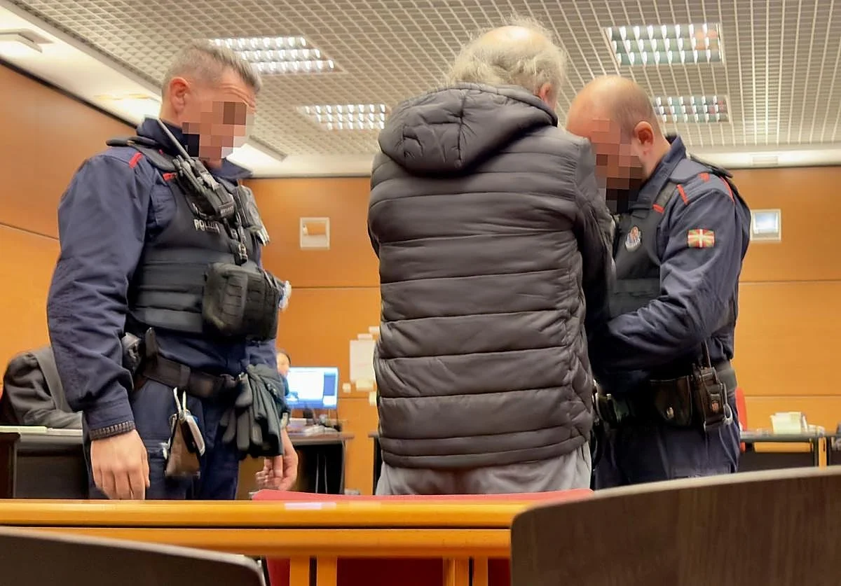 Condenan a 3 años al exfuncionario que abusó sexualmente de siete voluntarias en una perrera de Vitoria