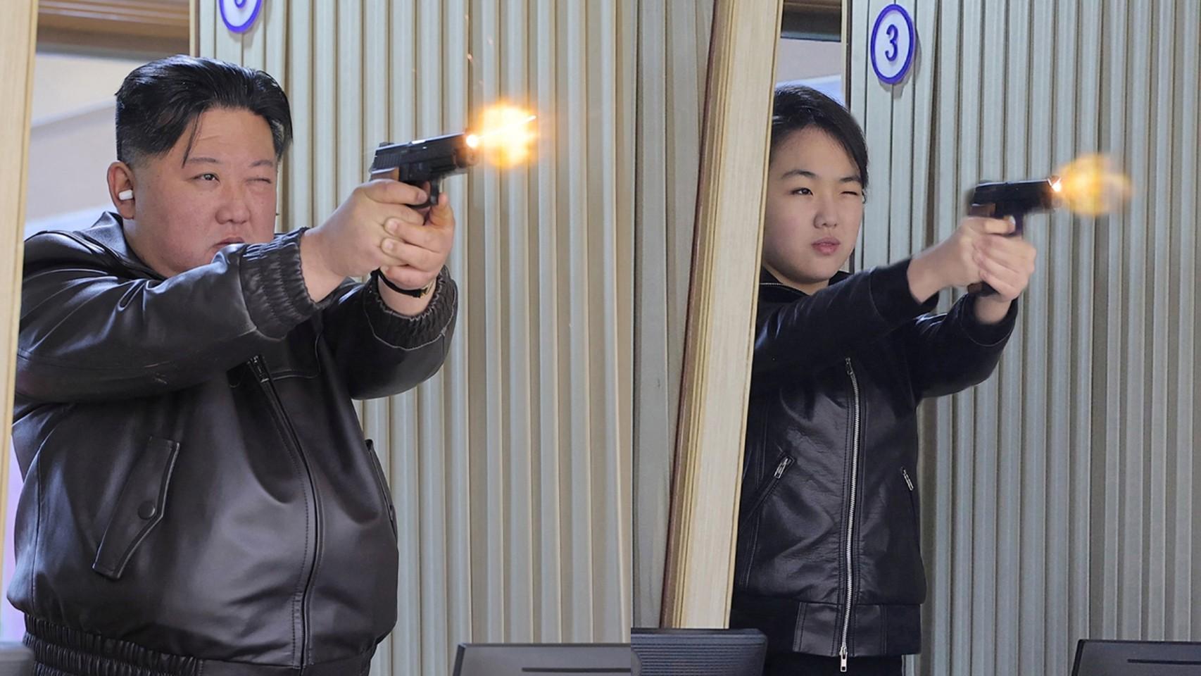 Kim Jong-un se lleva a su hija de 13 años a un campo de tiro para probar un nuevo modelo de pistola "realmente excelente"