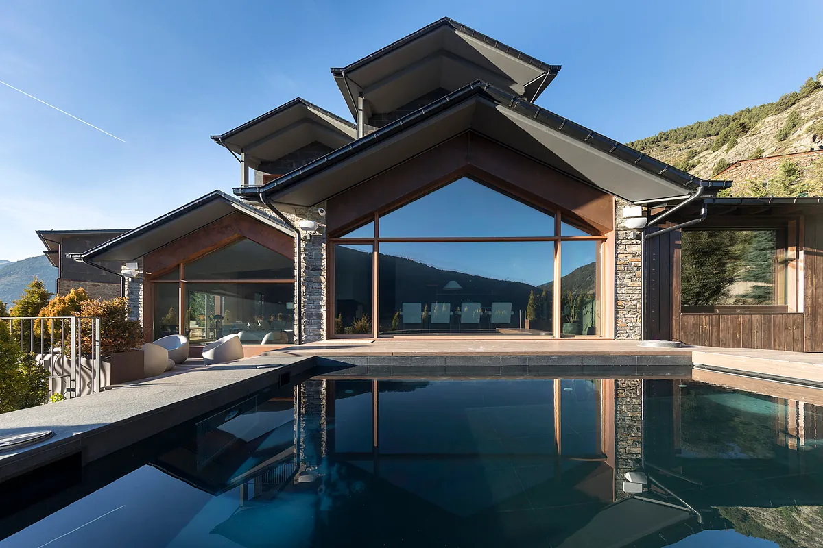 Un apartamento urbano en la montaña (porque no todo van a ser cabañas)