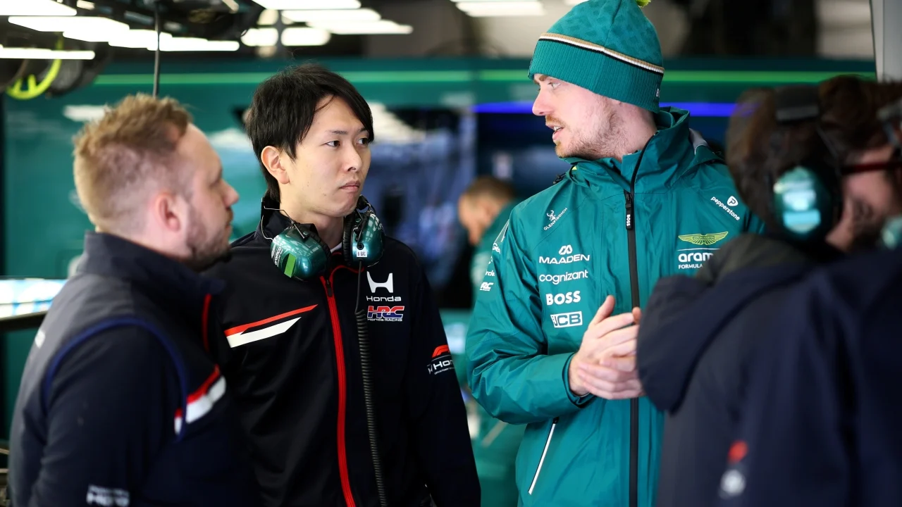 Honda y Aston Martin intentan silenciar el debate sobre las baterías disponibles para China, pero la situación es “muy delicada”