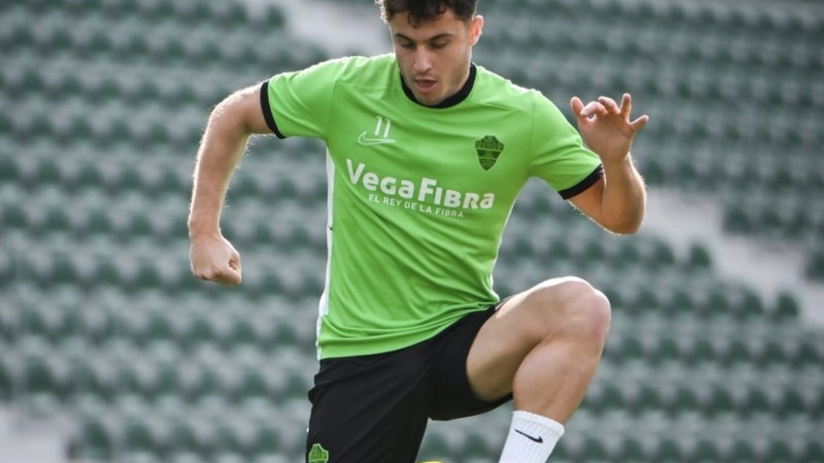 Valera desafía al Bernabéu: “Queremos ser el Elche de siempre y vamos con la intención de ganar”