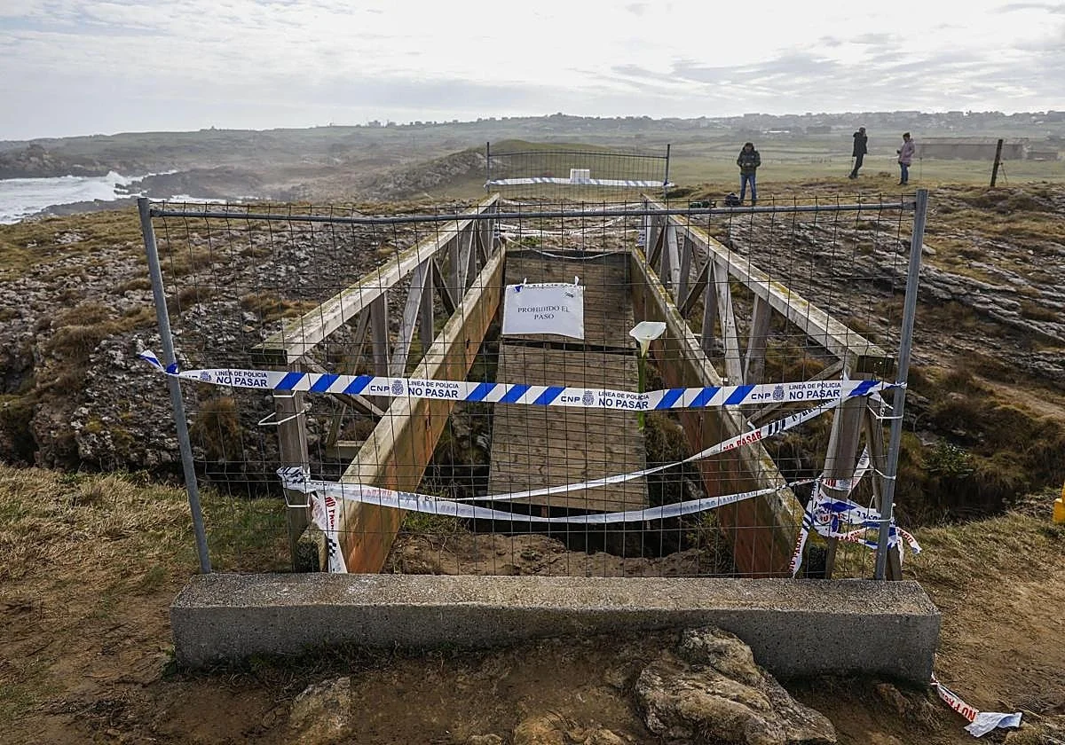 «Noté que el puente se movía y se lo comenté al resto, pero cuando nos movimos se desplomó y caímos al agua»
