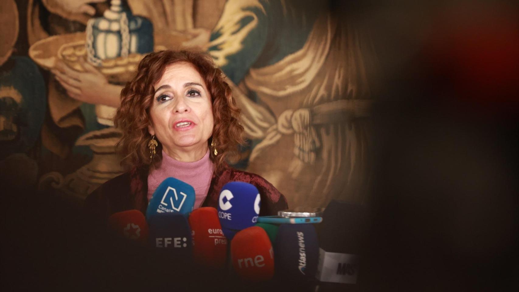 Montero insiste en que apenas conoce al presidente de la SEPI que ella nombró y justifica que el PSOE no denuncie a Salazar