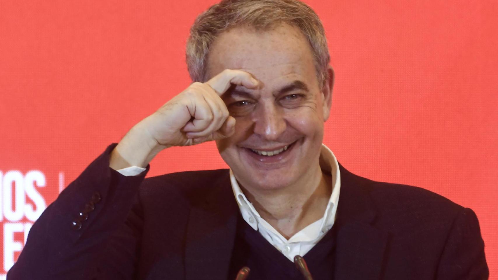 Zapatero rescata 'la ceja' para defender a Sánchez y el 'No a la guerra': "El PSOE quedará con mayúsculas en la Historia"