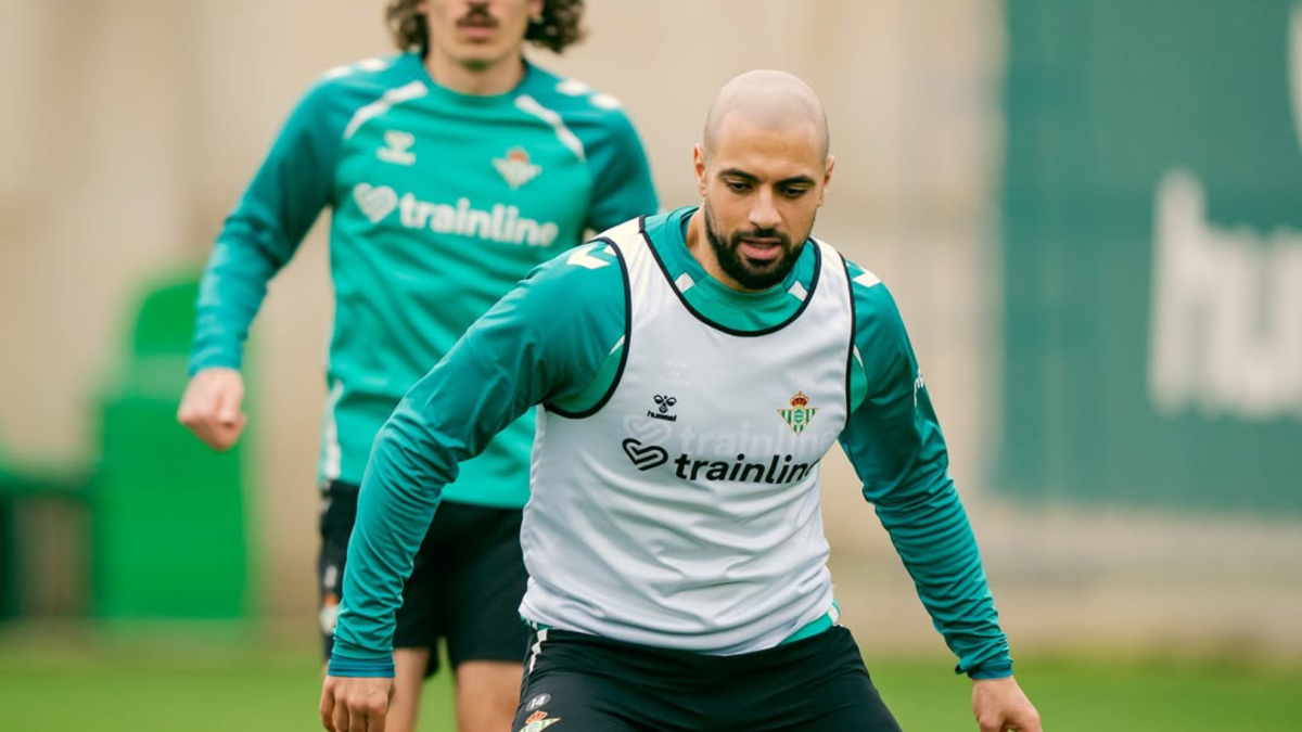Amrabat vuelve a una convocatoria del Betis tres meses y medio después