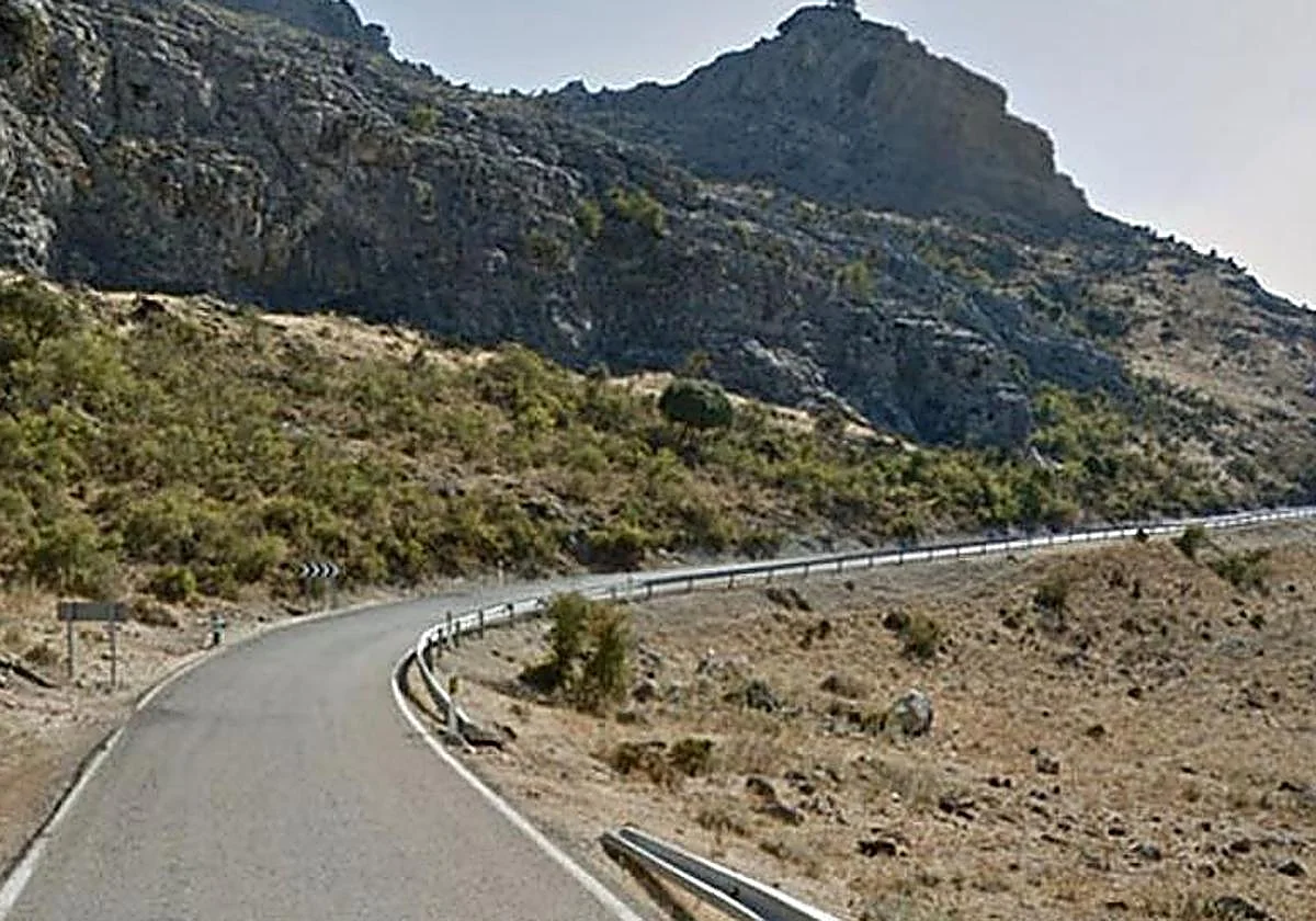 Tres accidentes de tráfico en El Burgo, Alhaurín el Grande y Alhaurín de la Torre dejan varios heridos a primera hora de este sábado