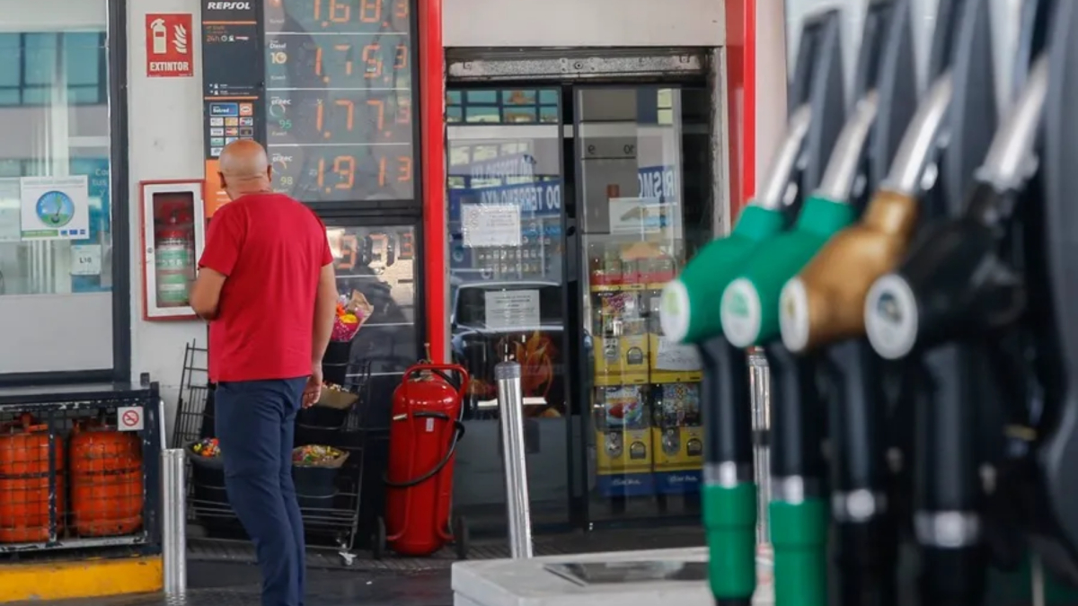 La cadena de gasolineras que bajará sus precios 30 céntimos por litro tras la crisis de Irán