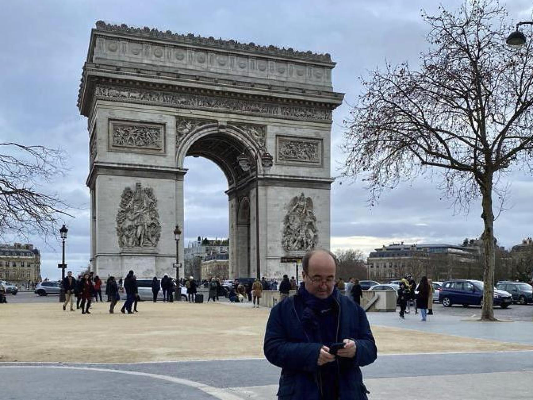 Iceta, el felipista al que Sánchez regaló "un Erasmus" en París tras colocar Koldo a su 'marido': "Mi lápida dirá 'era gay y bailó'"