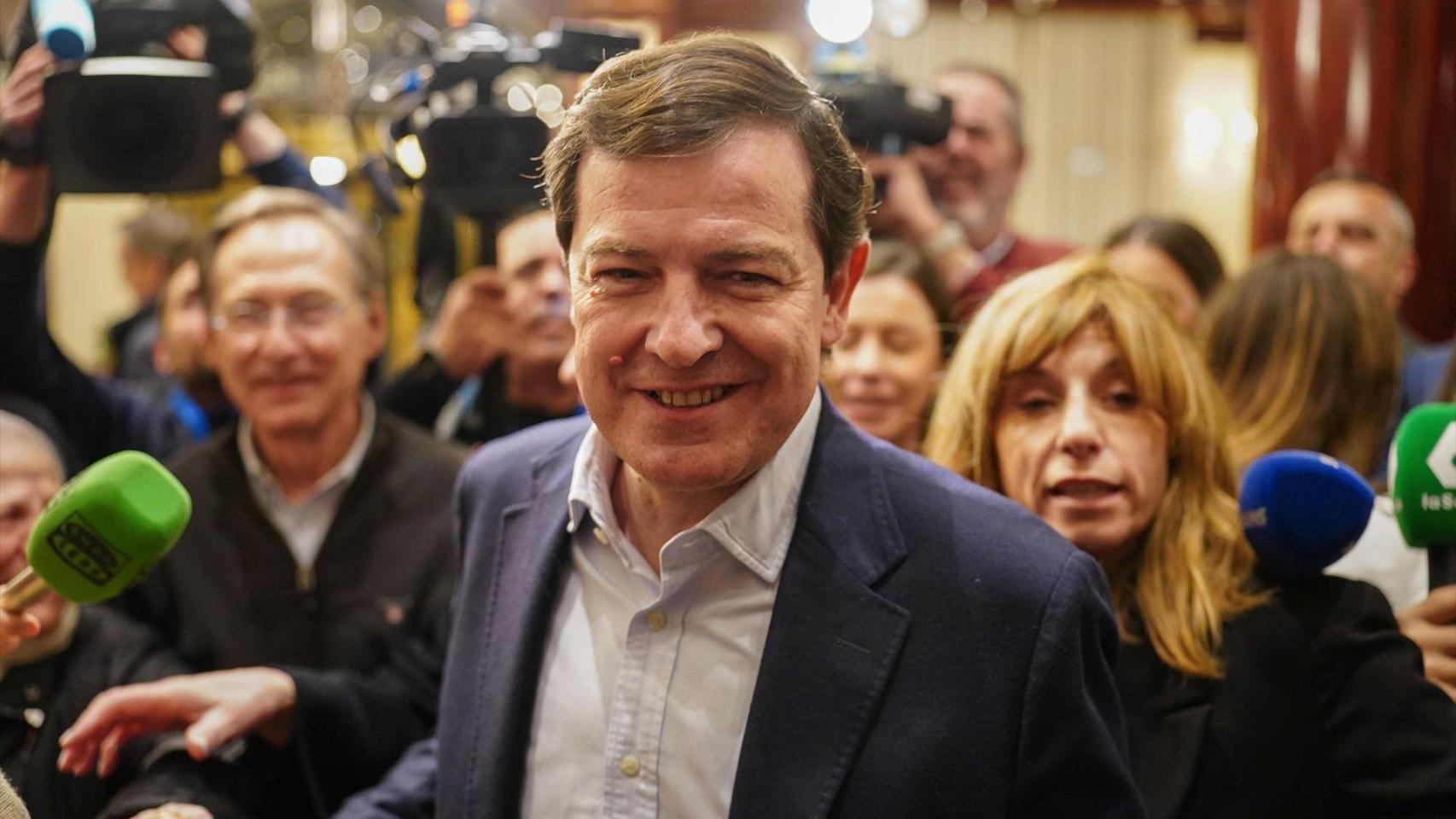 Gran victoria de Mañueco, que amplía su ventaja ante un PSOE que también crece, mientras Vox no cumple sus expectativas