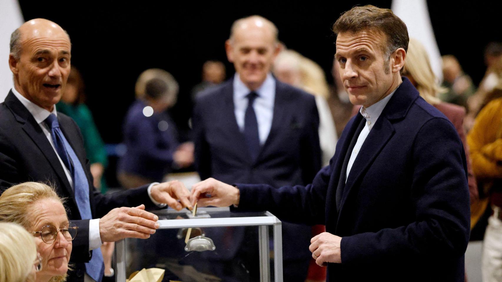 Francia se decanta por los extremos en las elecciones municipales y los socialistas resisten en las grandes ciudades