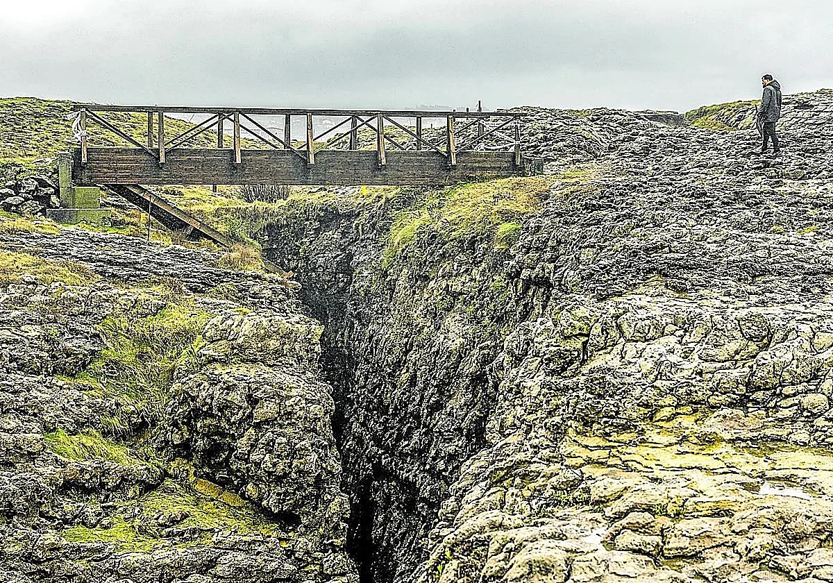 La senda de la pasarela de Santander donde murieron 6 jóvenes se adjudicó por la mitad de precio
