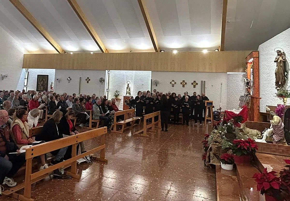 Nerja charity carol service raises more than 1,000 euros