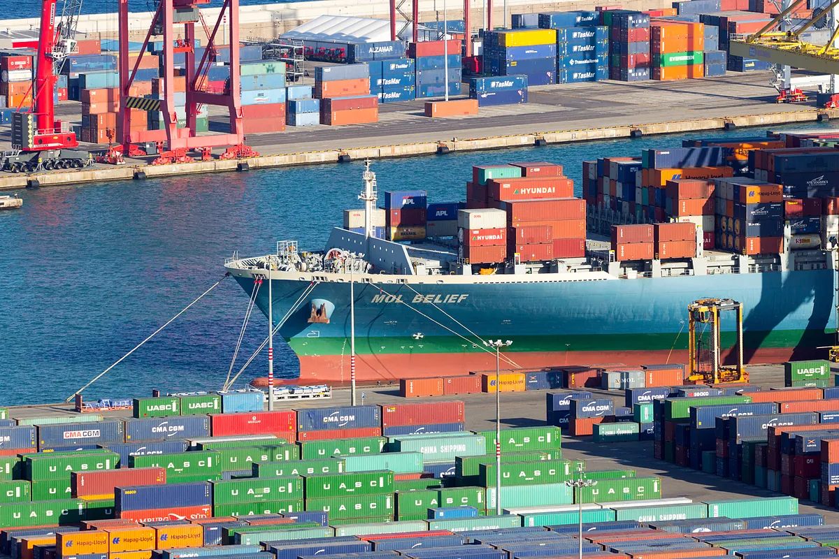 Las empresas industriales exportan un 5,5% más pese a la tormenta geopolítica