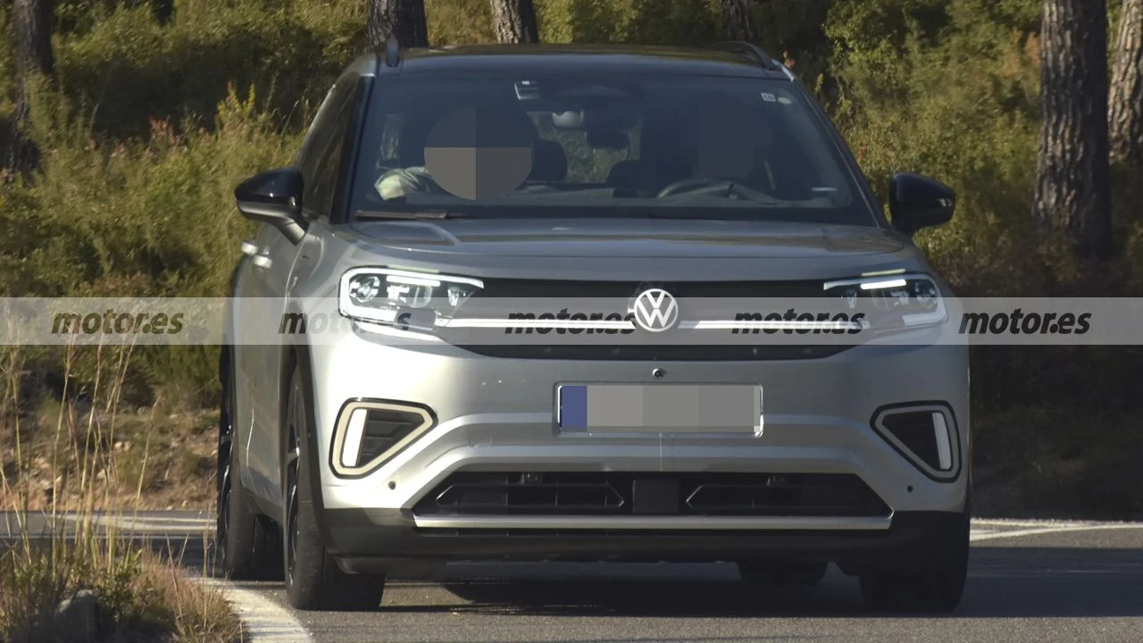 El Volkswagen ID. Cross 2026 se destapa, el pequeño SUV eléctrico muestra sus armas para ir a por todas