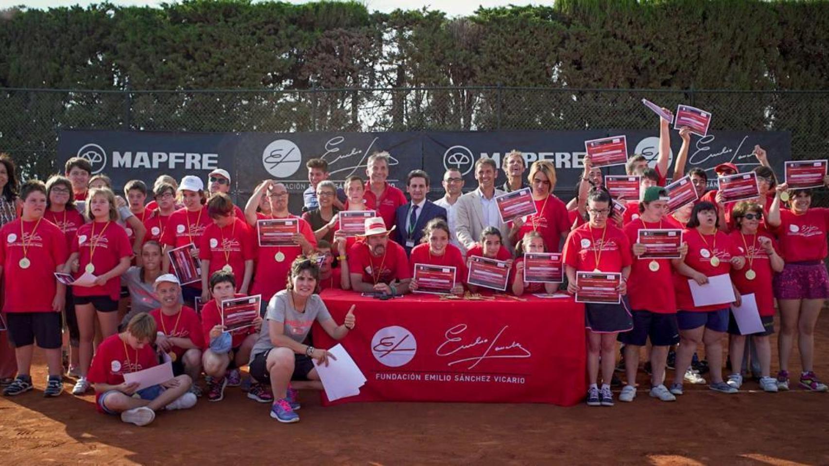 La raqueta solidaria de Emilio Sánchez Vicario en EEUU es por niños vulnerables: "Tengo que devolver lo que el tenis me dio"