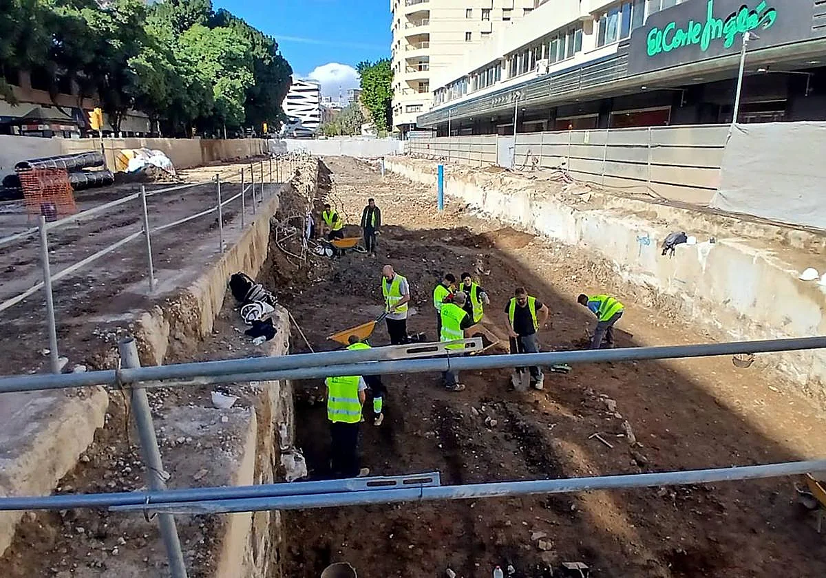 Malaga's underground treasures: regional ministry of culture orders preservation and transfer of several Roman tombs from unidentified cemetery