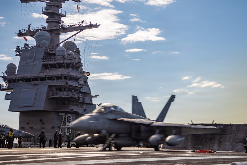 El superportaaviones nuclear de EEUU tiene un problema: sus marines están durmiendo en el suelo en medio de la guerra con Irán