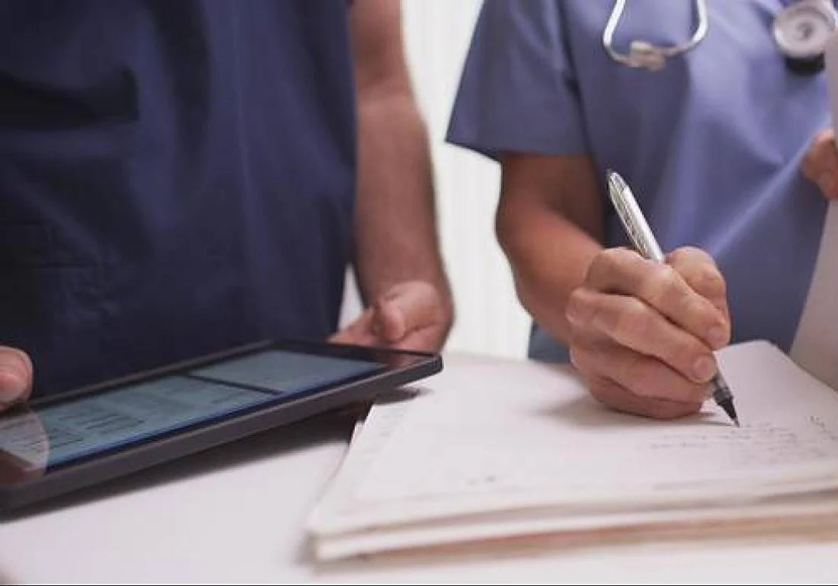 Prisión para una enfermera por acceder en dos años a 150 historiales clínicos de la pareja del hombre con el que tenía una relación y su familia