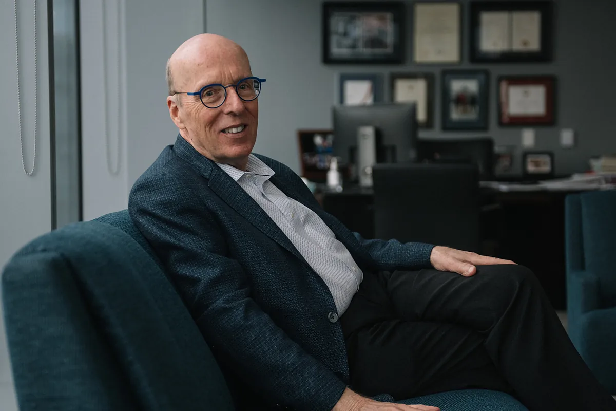 El multimillonario canadiense Stephen Smith compra el 27% de 'The Economist'