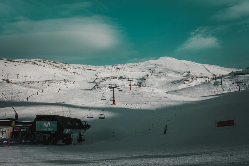 Ahora mismo la estación de esquí con más nieve de toda Europa está en el sitio más improbable: en el sur de España