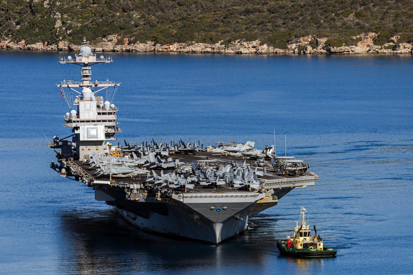Daños por un incendio, sin lavandería y con los inodoros atascados; el portaaviones 'USS Gerald Ford' se retira de Oriente Medio