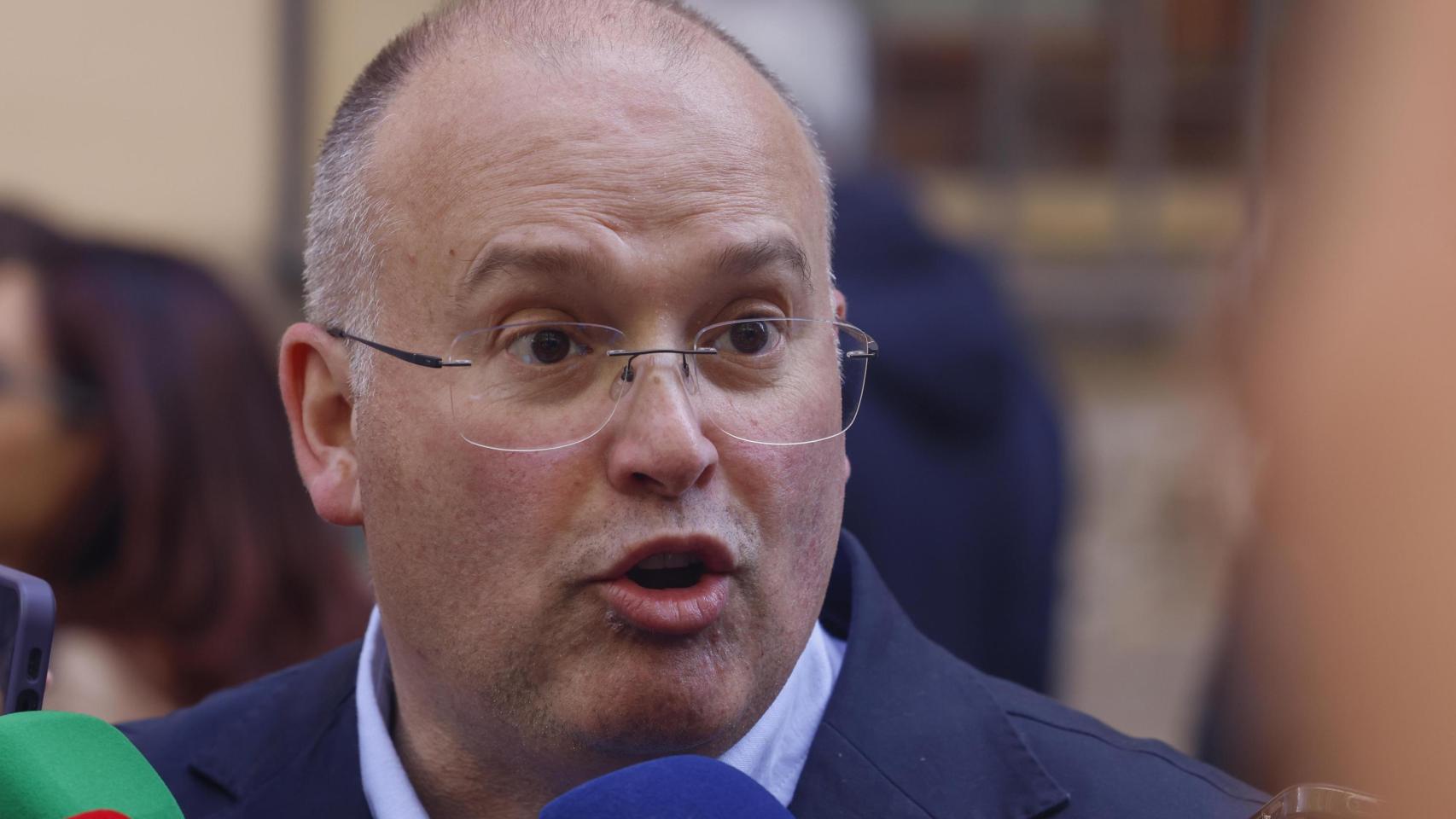 Los nuevos retrasos del AVE acrecientan la presión sobre Puente: el PP pide su dimisión en Andalucía y en Madrid